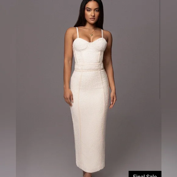 Selling a skirt and top set from Jluxlabel. Never work, just can’t fit. - Picture 1 of 2